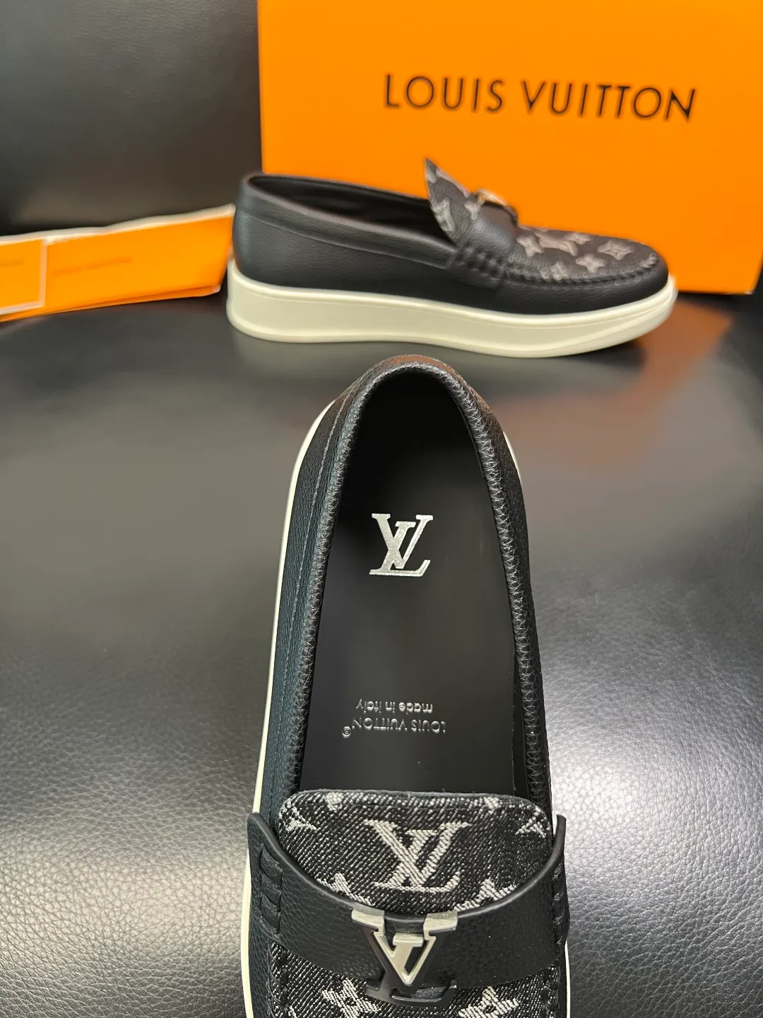 Men's shoes 💰720 Lv high quality top crafts Louis Vuitton, sports sneakers counter synchronization, uppers imported from Italy, high quality splicing colorful complex crafts, imported mesh pads soft and comfortable, soles: original soles specially provided by the original factory, T men's shoes 💰U exclusive movable molded soles super comfortable, original factory single goods, code number 38-44 (customized 45)